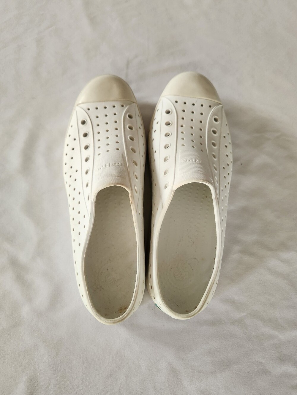 Native Shoes Jefferson Slip-Ons White *flaws*